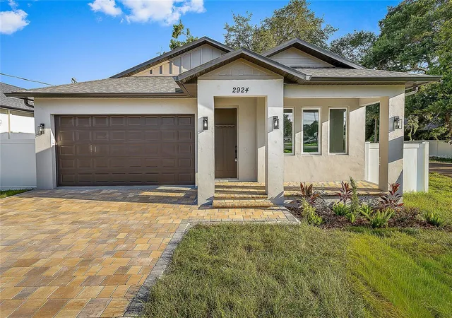 Photo 1 of Single family home for sale at 2922 W Giddens Ave, Tampa, FL 33614 | MLS# TB8534197 | Listing updated on 2026-08-01
