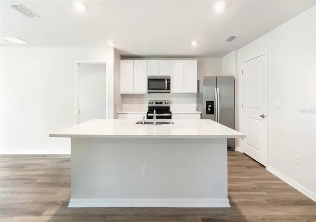 4th image of 5427 Silver Moonlight Dr, Palmetto, FL 34221 | MLS# A4701535