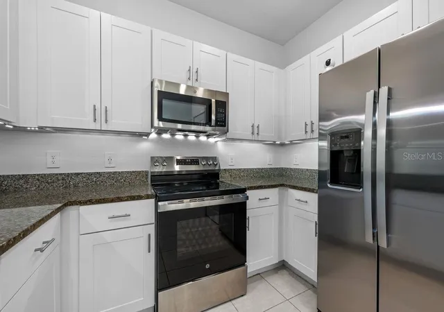 Photo 3 of Townhouse for sale at 9177 Bonita Mar Dr, Parrish, FL 34219 | MLS# A4701536 | Listing updated on 2026-08-15