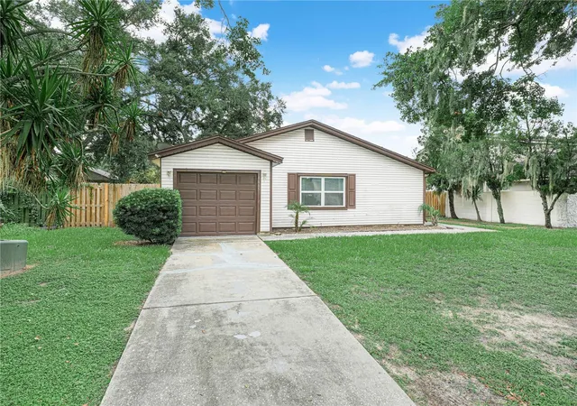Photo 1 of Single family home for sale at 1665 Sailpoint Dr, Bartow, FL 33830 | MLS# S5154678 | Listing updated on 2026-08-25