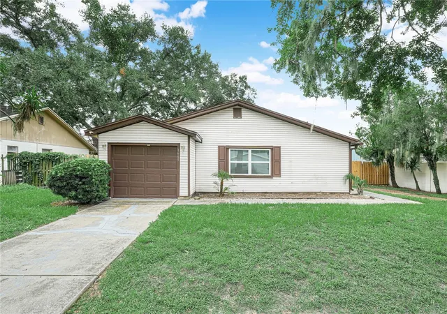 Photo 2 of Single family home for sale at 1665 Sailpoint Dr, Bartow, FL 33830 | MLS# S5154678 | Listing updated on 2026-08-25