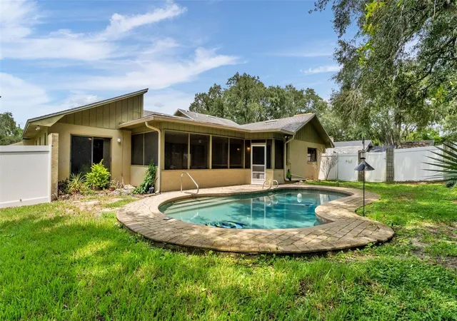 Photo 3 of Single family home for sale at 717 Woodhill Dr, Lakeland, FL 33813 | MLS# L4963913 | Listing updated on 2026-10-04