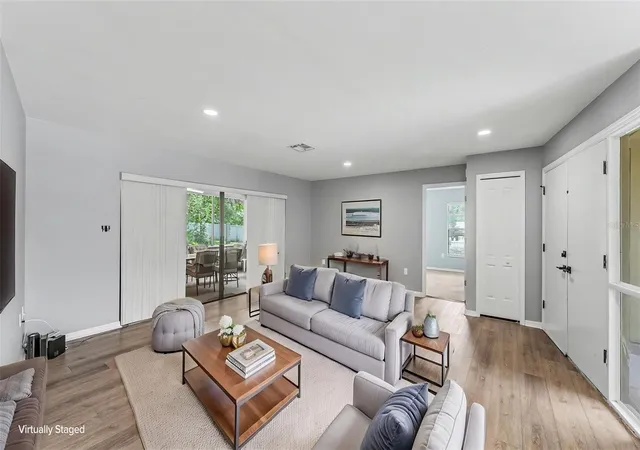 Photo 4 of Single family home for sale at 717 Woodhill Dr, Lakeland, FL 33813 | MLS# L4963913 | Listing updated on 2026-10-04