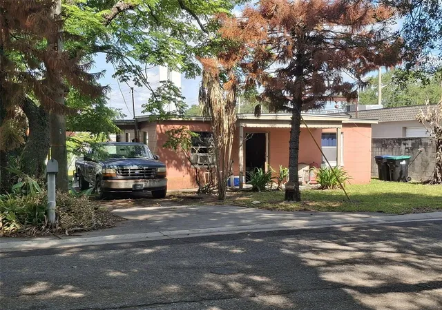 Photo 2 of Single family home for sale at 884 E Michigan St, Orlando, FL 32806 | MLS# O6429402 | Listing updated on 2026-09-03