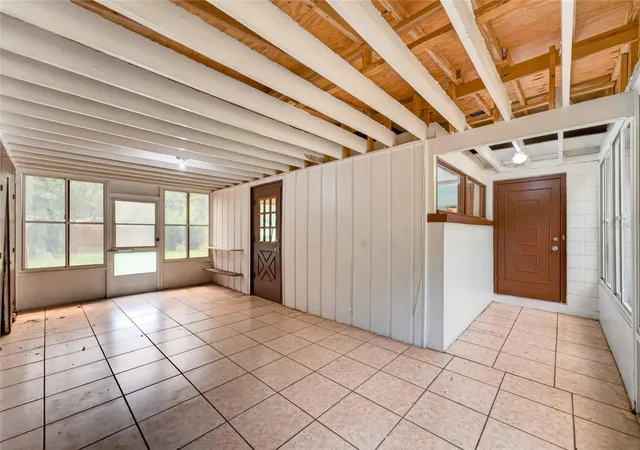 Photo 2 of Sale Pending at 2125 NE 6th Terrace, Gainesville, FL 32609 | MLS# GC542351 | Listing updated on 2026-08-31