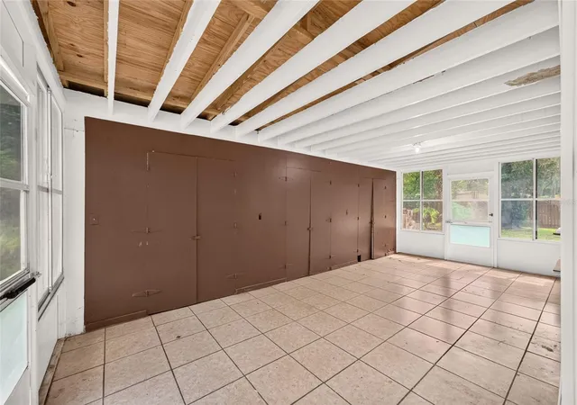 Photo 3 of Sale Pending at 2125 NE 6th Terrace, Gainesville, FL 32609 | MLS# GC542351 | Listing updated on 2026-08-31