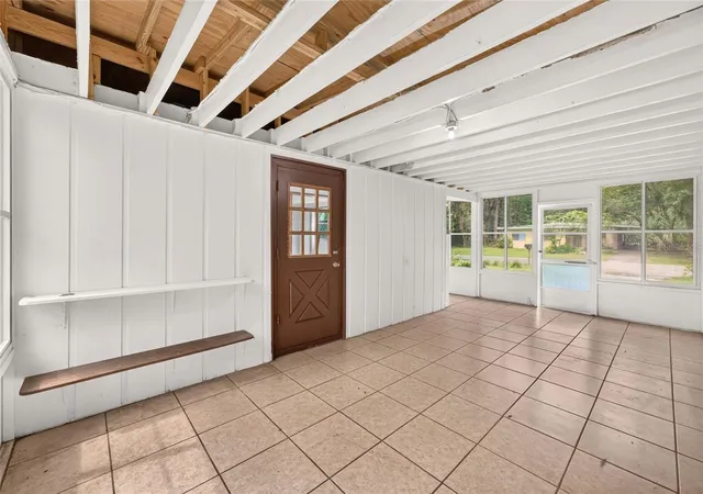 Photo 4 of Sale Pending at 2125 NE 6th Terrace, Gainesville, FL 32609 | MLS# GC542351 | Listing updated on 2026-08-31