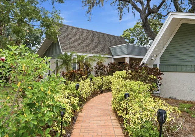 3rd image of 2860 Briarwood Ln, Palm Harbor, FL 34683 | MLS# TB8534213