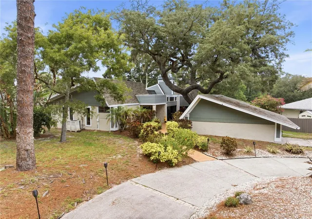 4th image of 2860 Briarwood Ln, Palm Harbor, FL 34683 | MLS# TB8534213