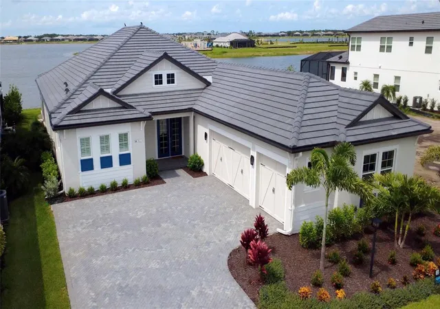 Photo 2 of Single family home for sale at 812 Blue Shell Loop, Sarasota, FL 34240 | MLS# A4701543 | Listing updated on 2026-09-14