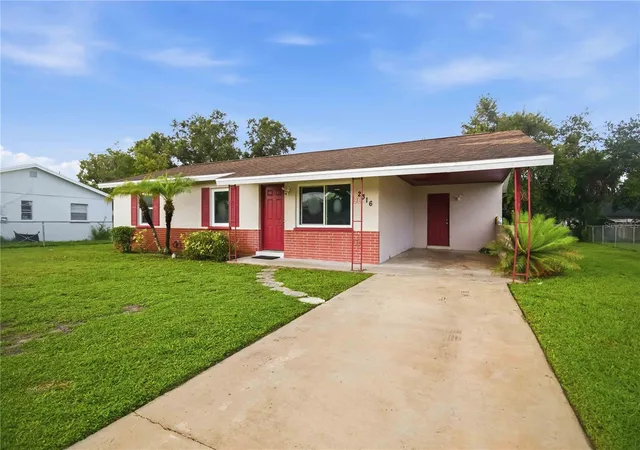 Photo 2 of Sale Pending at 2316 Powell Cir, Sarasota, FL 34234 | MLS# A4701544 | Listing updated on 2026-09-03