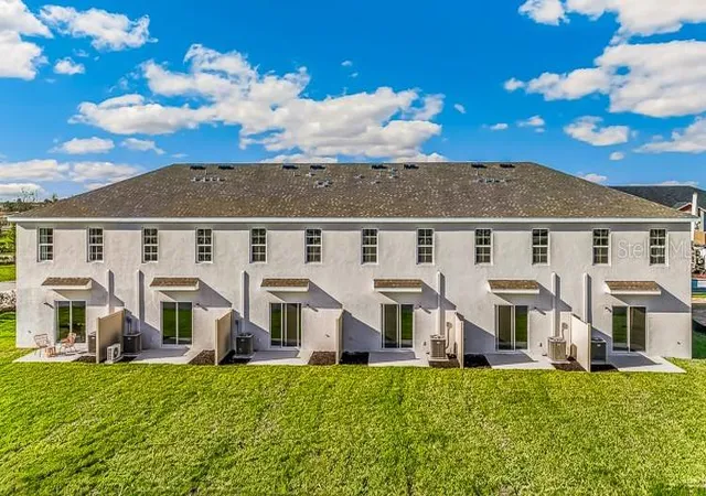 Photo 4 of Sale Pending at 10707 Tiger Lily Dr, Venice, FL 34293 | MLS# A4701547 | Listing updated on 2026-08-27