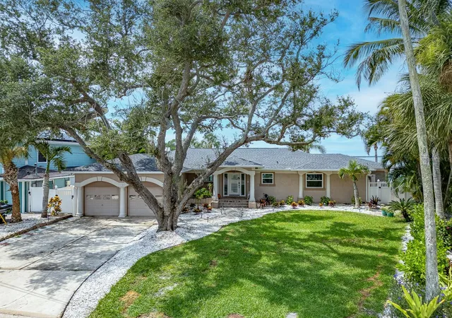 3rd image of 1826 Venetian Point Dr, Clearwater, FL 33755 | MLS# TB8534227