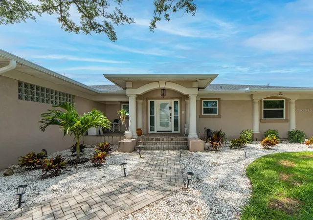 4th image of 1826 Venetian Point Dr, Clearwater, FL 33755 | MLS# TB8534227
