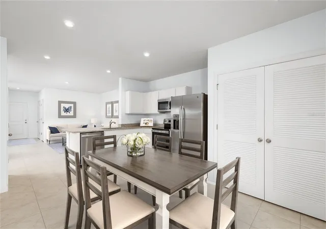 Photo 4 of Single family home for sale at 6932 Sundial Dr, Lakeland, FL 33813 | MLS# W7888106 | Listing updated on 2026-09-20