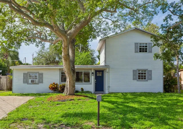 2nd image of 4012 W Fairview Hts, Tampa, FL 33616 | MLS# TB8534233