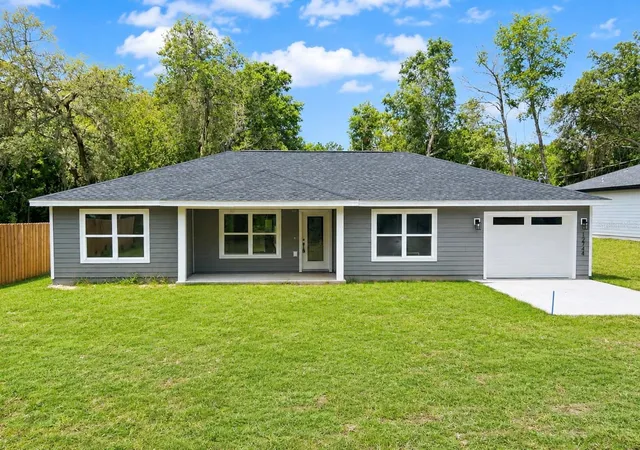 Single family home for sale at 12744 SE 102nd Terrace, BELLEVIEW, FL 34420 | MLS# OM729494