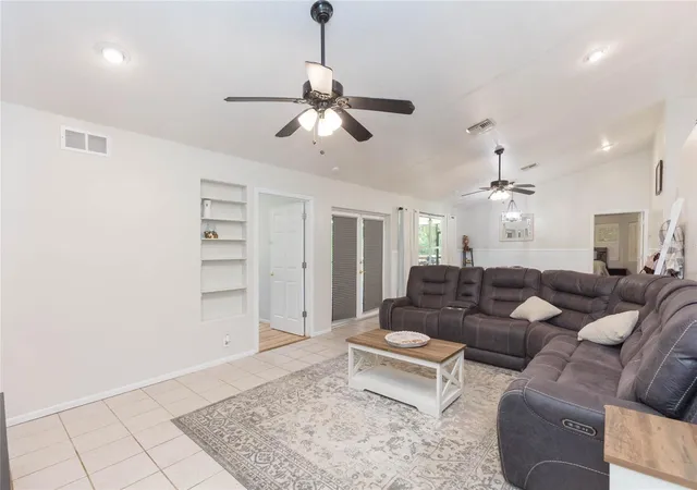 3rd image of 34299 Belt Dr, Dade City, FL 33523 | MLS# TB8534247