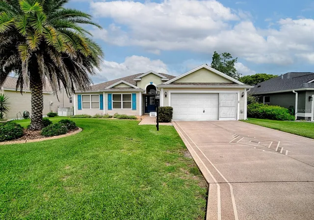 1st image of 1322 Guerra Ave, Lady Lake, FL 32159 | MLS# G5115775