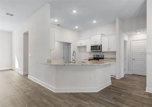 Photo 3 of Single family home for sale at 5 Porter Ln, Palm Coast, FL 32164 | MLS# FC320321 | Listing updated on 2026-07-31