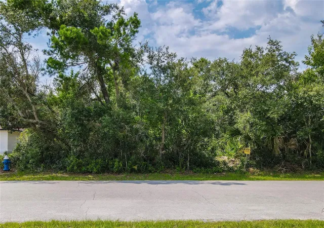 12th image of 76 Freeport Ln, Palm Coast, FL 32137 | MLS# FC320323