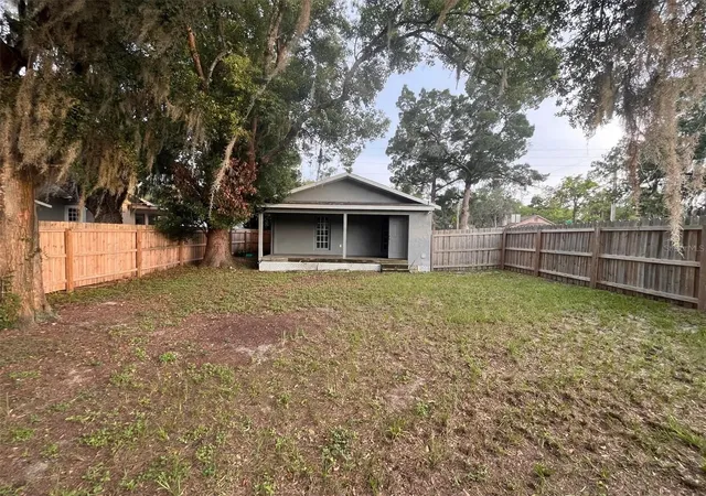 Photo 3 of Single family home for sale at 1712 W Main St, Leesburg, FL 34748 | MLS# G5115780 | Listing updated on 2026-10-08