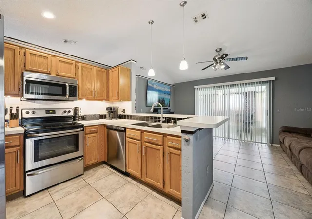 4th image of 3706 Valencia Grove Ln, Orlando, FL 32817 | MLS# G5115781