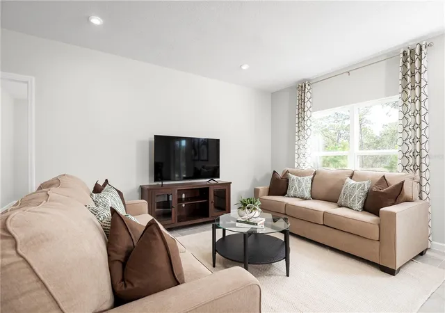 Photo 2 of Single family home for sale at 6951 Sundial Dr, Lakeland, FL 33813 | MLS# W7888111 | Listing updated on 2026-09-20