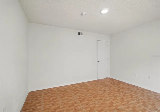 2nd image of 1093 Amanda Kay Cir, Sanford, FL 32771 | MLS# O6429459