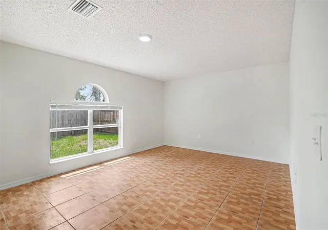4th image of 1093 Amanda Kay Cir, Sanford, FL 32771 | MLS# O6429459