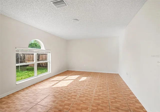 Photo 3 of Single family home for sale at 1093 Amanda Kay Cir, Sanford, FL 32771 | MLS# O6429459 | Listing updated on 2026-10-09