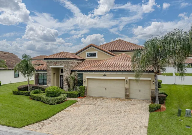 Photo 2 of Single family home for sale at 1894 Via Lago Dr, Lakeland, FL 33810 | MLS# L4963919 | Listing updated on 2026-10-21