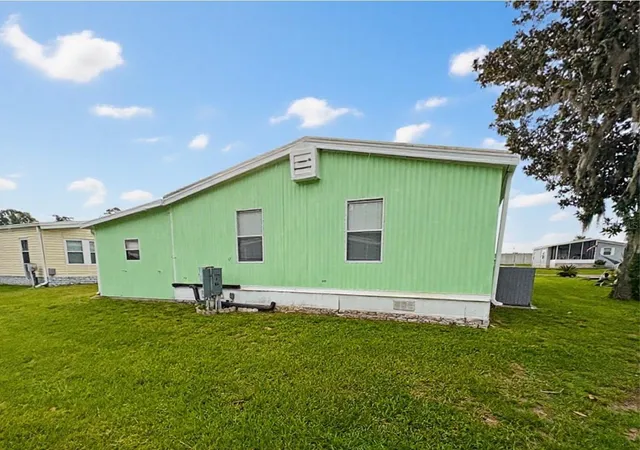 Photo 4 of Manufactured home for sale at 413 S Timber Trl, Wildwood, FL 34785 | MLS# G5115784 | Listing updated on 2026-07-31