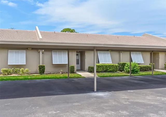 2nd image of 5506 37th St E #4, Bradenton, FL 34203 | MLS# A4701583
