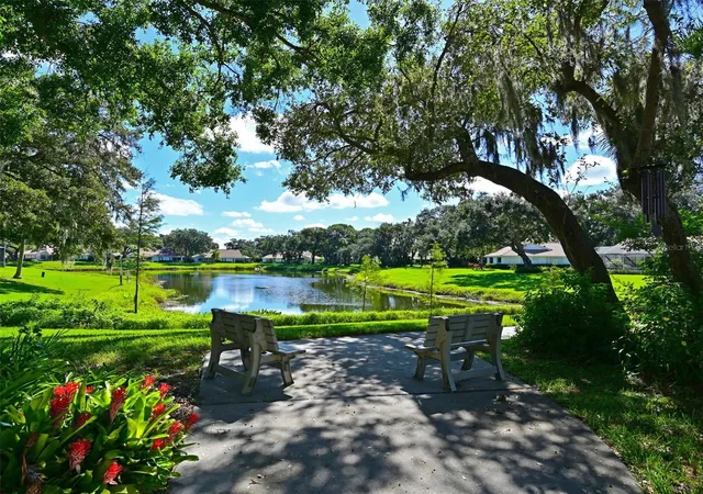 2nd image of 5506 37Th St E, BRADENTON, FL 34203