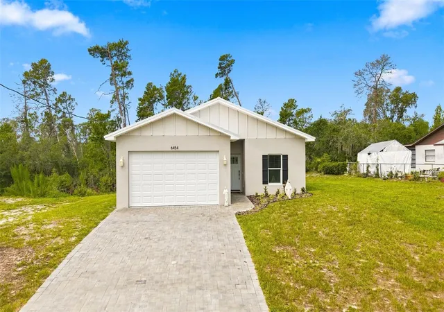 Photo 1 of Single family home for sale at 6454 Freeport Dr, Spring Hill, FL 34608 | MLS# W7888113 | Listing updated on 2026-09-07