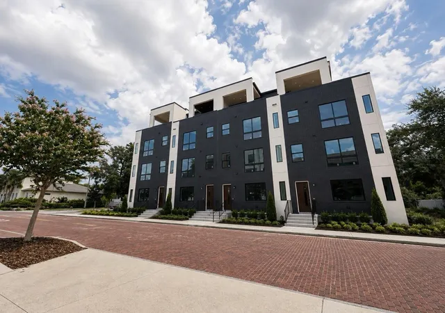 Photo 2 of Townhouse for sale at 2117 N Ola Ave #3, Tampa, FL 33602 | MLS# TB8534299 | Listing updated on 2026-09-14