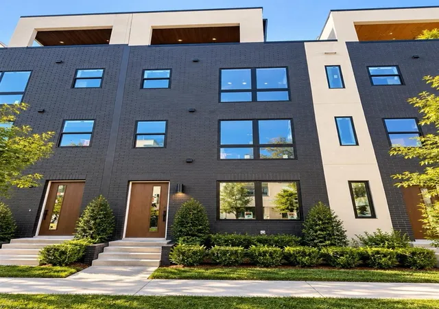 Photo 3 of Townhouse for sale at 2117 N Ola Ave #3, Tampa, FL 33602 | MLS# TB8534299 | Listing updated on 2026-10-05