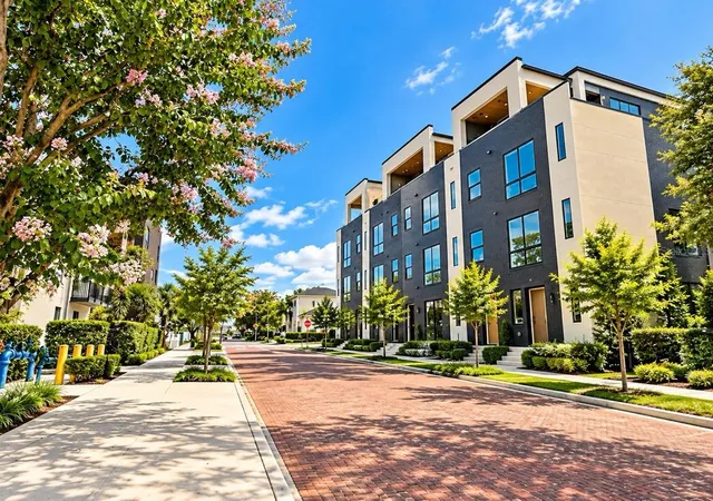 Photo 3 of Townhouse for sale at 2117 N Ola Ave #3, Tampa, FL 33602 | MLS# TB8534299 | Listing updated on 2026-10-05