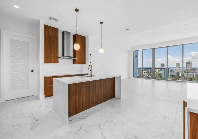 Photo 3 of Condo for sale at 777 3rd Avenue N #1704, Saint Petersburg, FL 33701 | MLS# TB8534312 | Listing updated on 2026-08-30