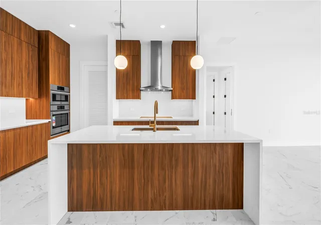 Photo 4 of Condo for sale at 777 3rd Avenue N #1704, Saint Petersburg, FL 33701 | MLS# TB8534312 | Listing updated on 2026-08-30