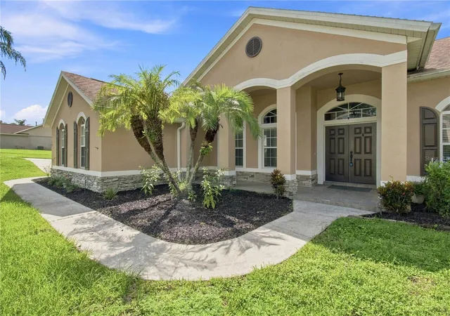 Photo 2 of Single family home for sale at 13059 Sandy Pine Ln, Clermont, FL 34711 | MLS# G5115788 | Listing updated on 2026-10-22
