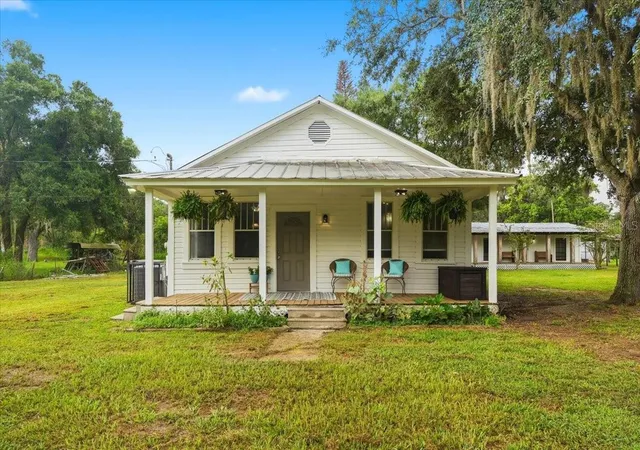 Photo 2 of Single family home for sale at 4919 E County Rd 542, Lakeland, FL 33801 | MLS# P4939463 | Listing updated on 2026-09-24