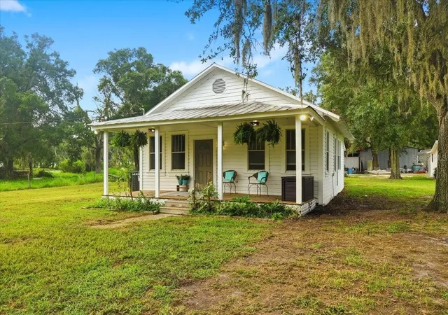 Photo 3 of Single family home for sale at 4919 E County Rd 542, Lakeland, FL 33801 | MLS# P4939463 | Listing updated on 2026-09-24