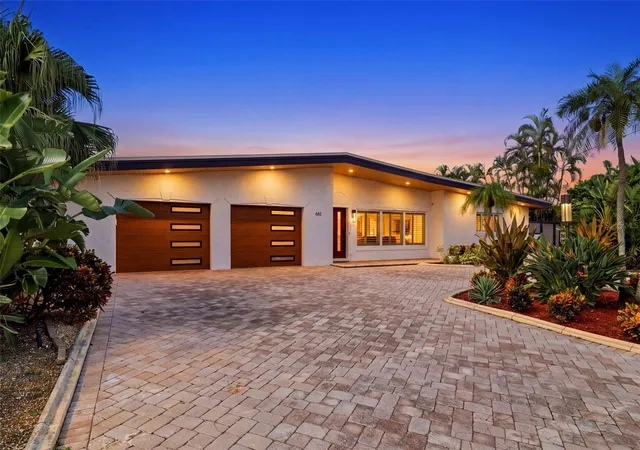 Photo 2 of Single family home for sale at 661 79th Circle S, Saint Petersburg, FL 33707 | MLS# TB8534319 | Listing updated on 2026-10-22