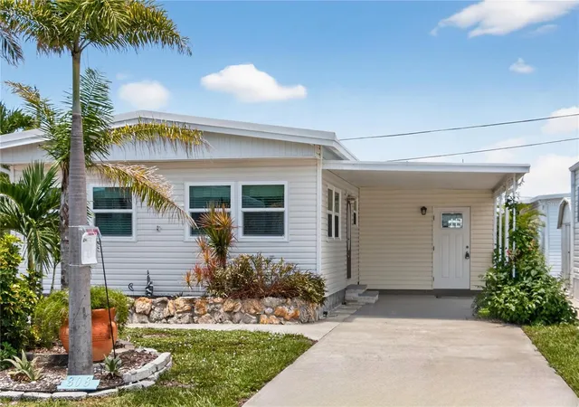 Photo 1 of Manufactured home for sale at 808 S Green Cir, Venice, FL 34285 | MLS# N6145210 | Listing updated on 2026-09-18