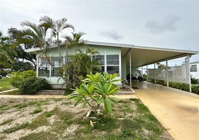 Photo 3 of Manufactured home for sale at 684 Mount Lancaster Ave Ne #644, Saint Petersburg, FL 33702 | MLS# TB8534323 | Listing updated on 2026-09-30