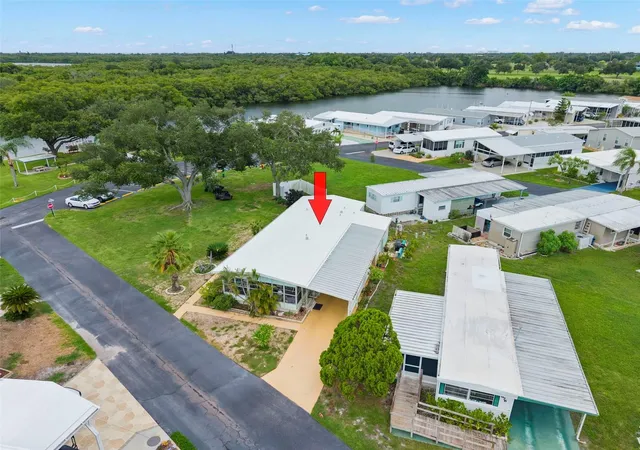 Photo 4 of Manufactured home for sale at 684 Mount Lancaster Ave NE #644, Saint Petersburg, FL 33702 | MLS# TB8534323 | Listing updated on 2026-10-27