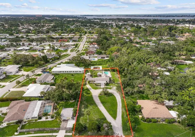 3rd image of 2404 Bispham Rd, Sarasota, FL 34231 | MLS# A4701601