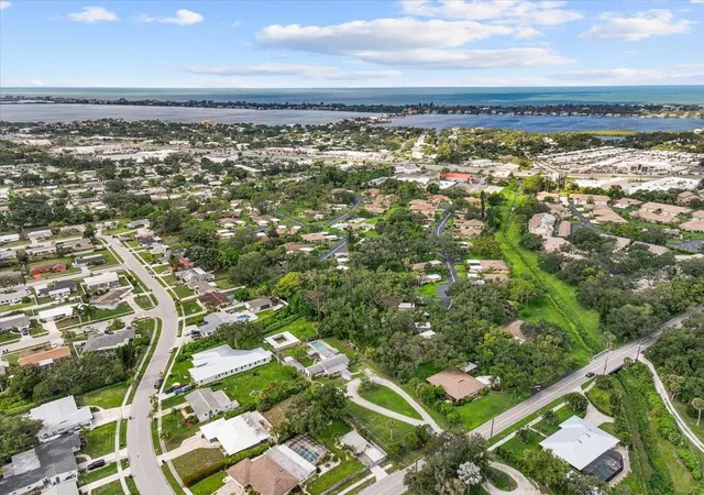 4th image of 2404 Bispham Rd, Sarasota, FL 34231 | MLS# A4701601